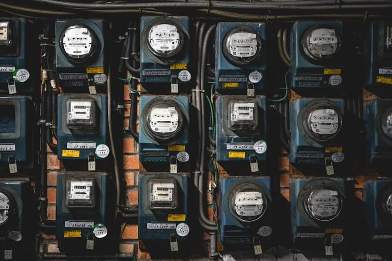 Elektros kainų pokyčiai rudenį: ar verta keisti planą 2026 metais