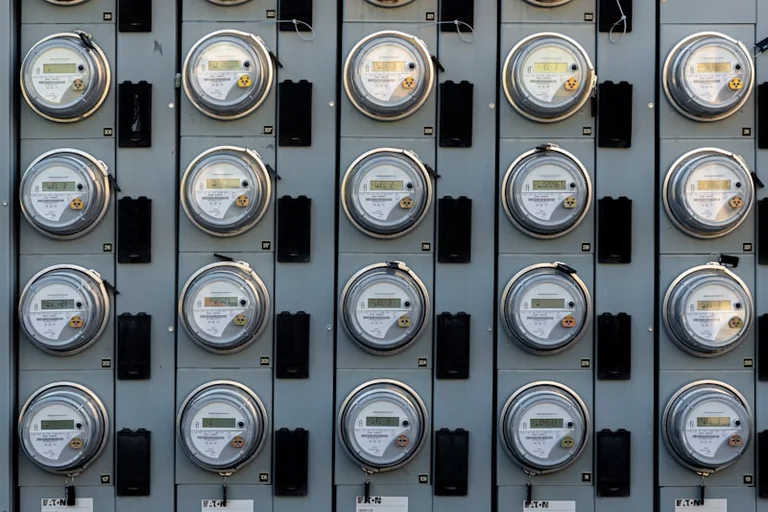 Elektros kainų pokyčiai rudenį: ar verta keisti planą 2026 metais