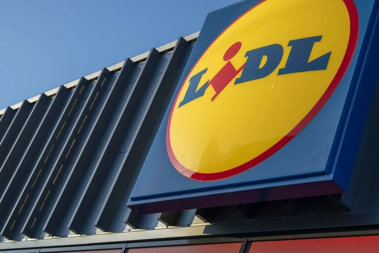 Lietuvoje „Lidl“ algos vidurkis perkopė 2762 eurus