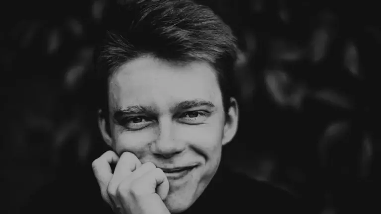 Kai pjesę rašo DI, o studentai kalba apie nerimą: kaip keičiasi Lietuvos teatras
