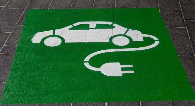 Kaip apskaičiuoti kelionės kainą: benzinas, dyzelinas ar elektra