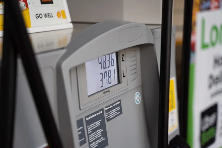 Kelionės degalų kaina: formulė, kuri apsaugo biudžetą