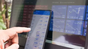 Greito pelno pažadai gali paversti investavimą azartu